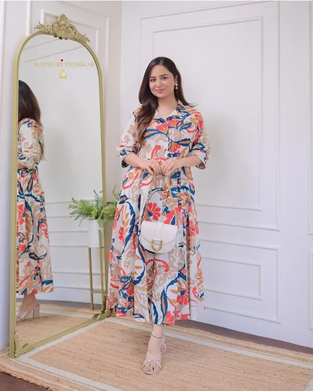 এক্সক্লুসিভ লিনেন এমব্রয়ডারি ওয়ান পিস